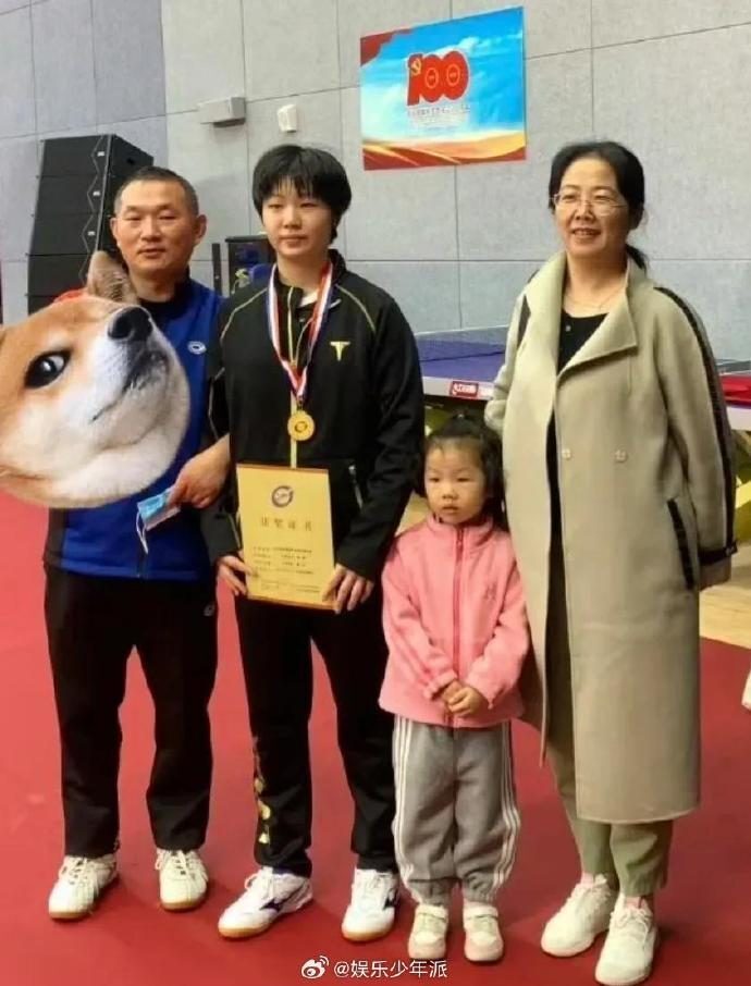男子继续发